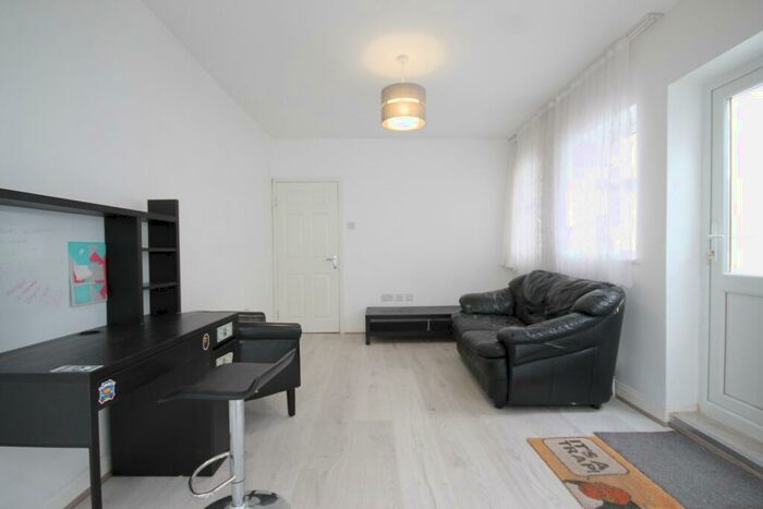 2 Bedroom Flat To Rent In Malden Road, Chalk Farm, NW5