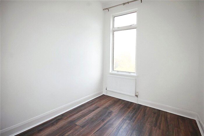 2 Bedroom Apartment To Rent In Sydenham Road, Croydon, CR0