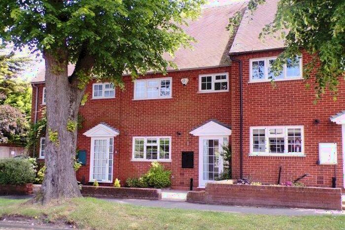 3 Bedroom Property To Rent In Hampton Road, Solihull, B93