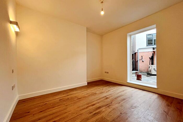2 Bedroom Flat To Rent In Bournemouth, BH2