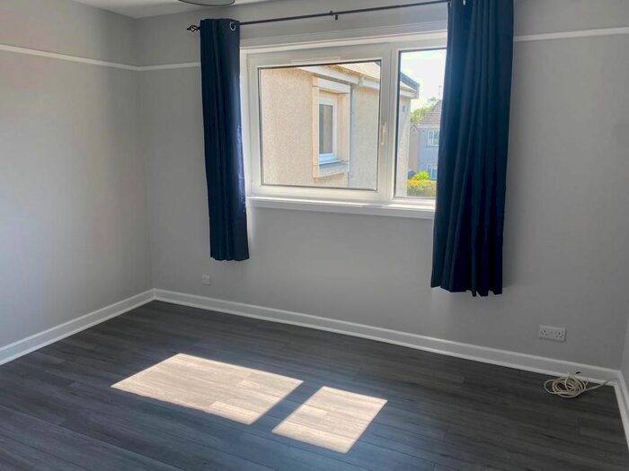 2 Bedroom Flat To Rent In Woodend Crescent, Aberdeen, AB15