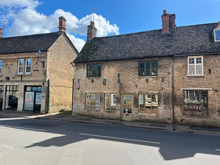 4 Bedroom End Of Terrace House For Sale In High Street, Lechlade, Gloucestershire, GL7