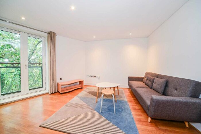 1 Bedroom Flat To Rent In Angel Southside, Islington, London, EC1V
