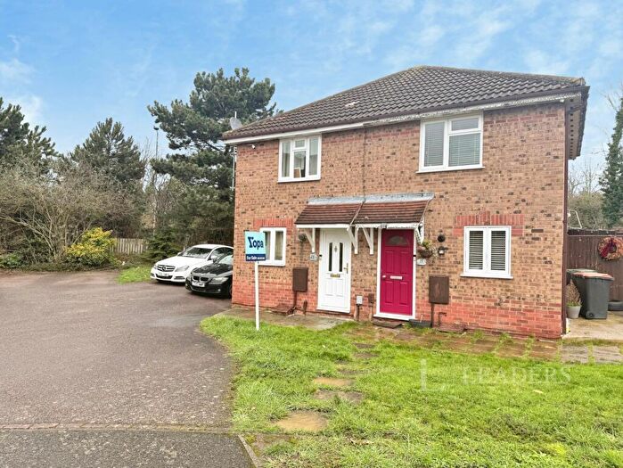 2 Bedroom House For Sale In Buttercup Close, Bedford, Bedfordshire, MK42