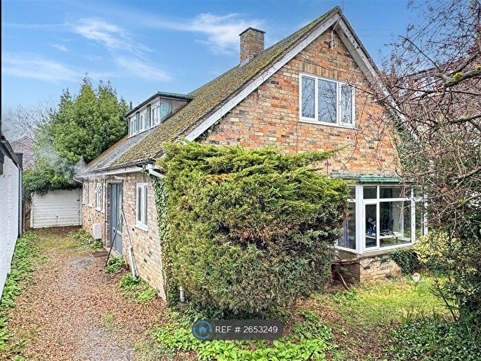 2 Bedroom Flat To Rent In Stretten Avenue, Cambridge, CB4