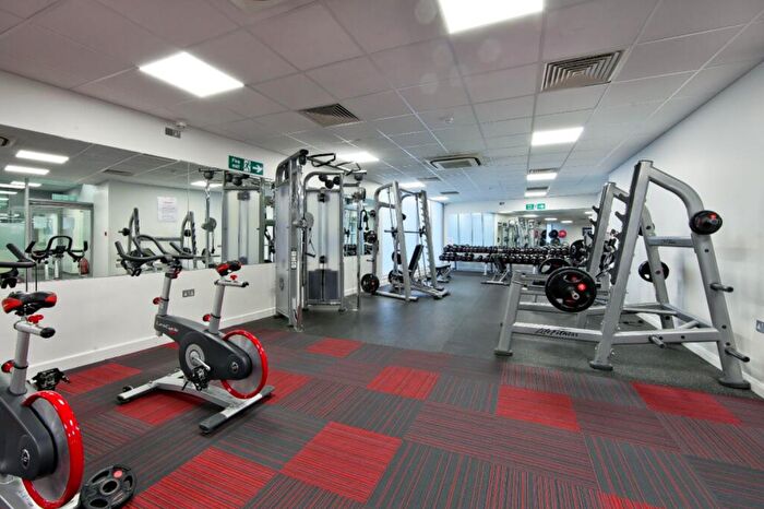2 Bedroom Flat To Rent In Arizona Building, Deals Gateway, London, SE13