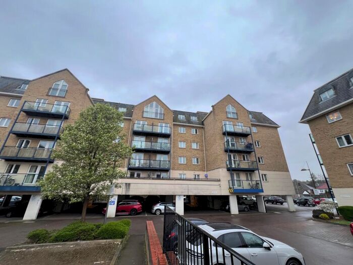 2 Bedroom Apartment To Rent In Taverners Way, Hoddesdon, EN11