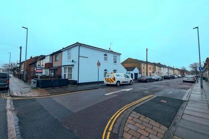 3 Bedroom Property To Rent In Stamshaw Road, Portsmouth, PO2