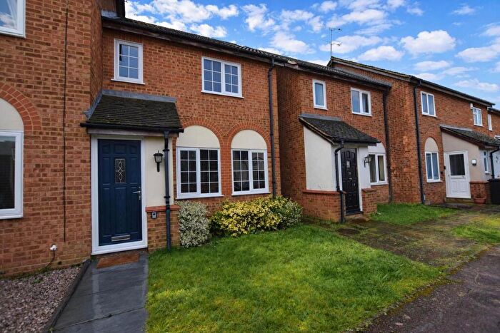 3 Bedroom End Of Terrace House For Sale In St. Georges Close, Leighton Buzzard, LU7