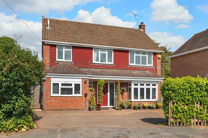 3 Bedroom Detached House For Sale In Copners Drive, Holmer Green, HP15