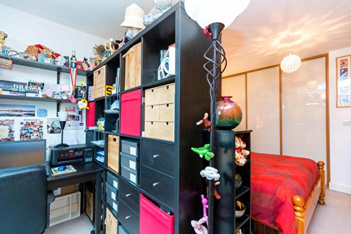 1 Bedroom Flat For Sale In Atlas Way, Oakgrove, MK10