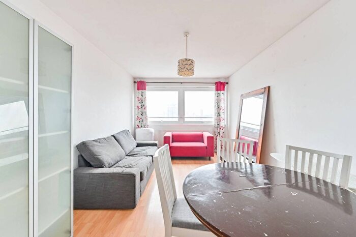 2 Bedroom Flat To Rent In Austin Road, Battersea, SW11