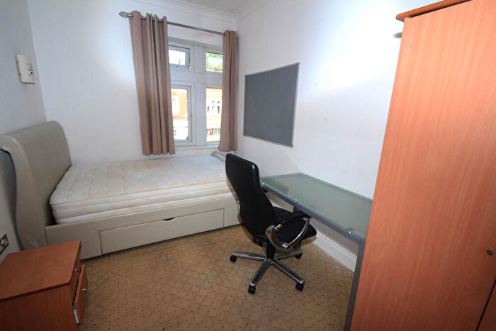 1 Bedroom Terraced House To Rent In HouseShare Kingswood Road, Fallowfield, Manchester, M14