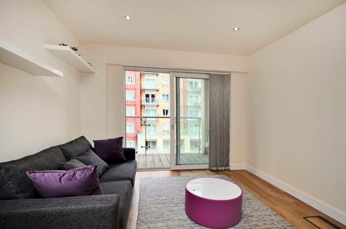 1 Bedroom Flat To Rent In Boulevard Drive, Colindale, London, NW9