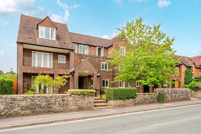 3 Bedroom Flat For Sale In Woodstock, Oxfordshire, OX20