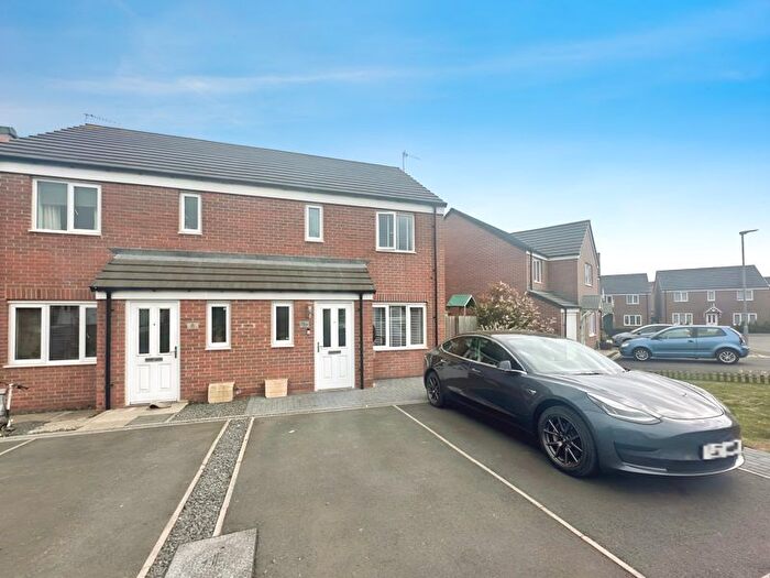 3 Bedroom Semi-Detached House For Sale In Shoreacres, Ashington, NE63