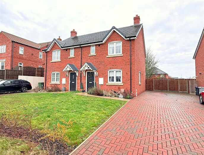 3 Bedroom Semi Detached House For Sale In Low Road, Barrowby, NG32