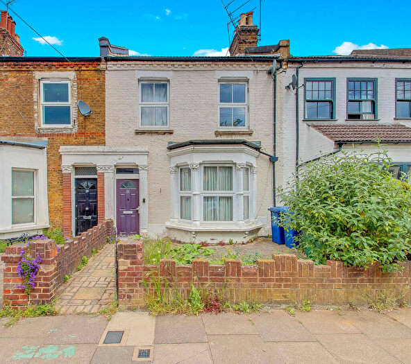 3 Bedroom House For Sale In Manor Park Road, London, N2