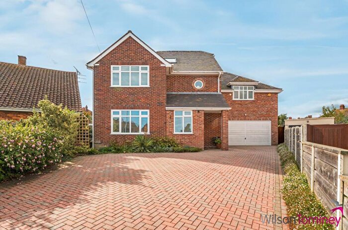 5 Bedroom Detached House For Sale In Broadmeadow Road, Weymouth, DT4