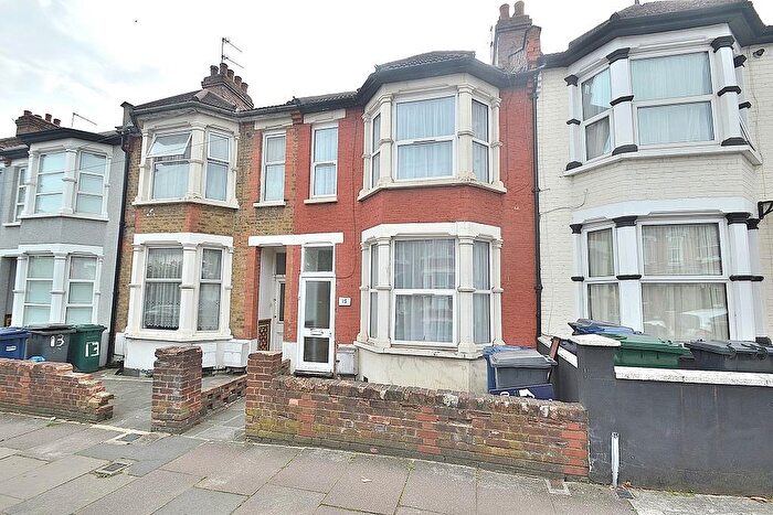 1 Bedroom House To Rent In Squires Lane, London, N3