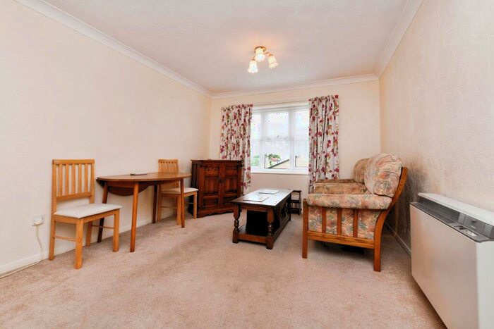 1 Bedroom Flat For Sale In Old Rectory Court, Southendchurch Rectory Chase, Southend-On-Sea, Essex, SS2