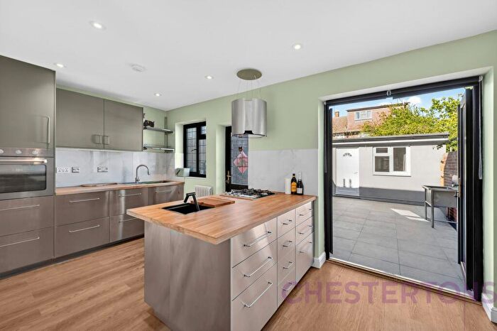 3 Bedroom Property To Rent In Hickin Street, Cubitt Town, E14