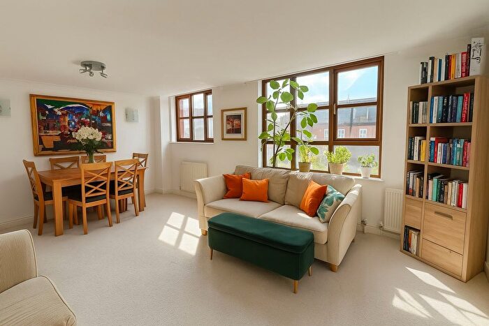 2 Bedroom Flat To Rent In Royal Westminster Lodge, Elverton Street, SW1P