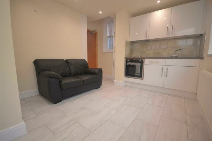 1 Bedroom Flat To Rent In Denmark Road, Reading, RG1