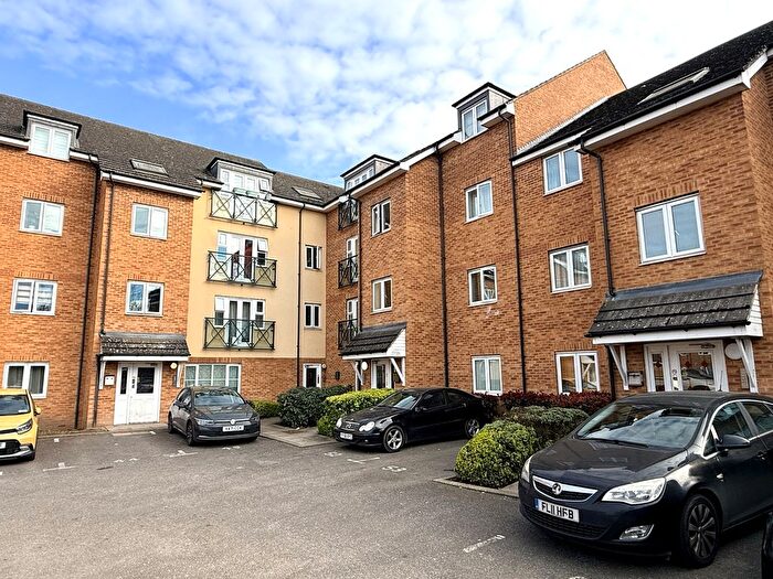 1 Bedroom Flat To Rent In Bryanstone Road, Waltham Cross, EN8