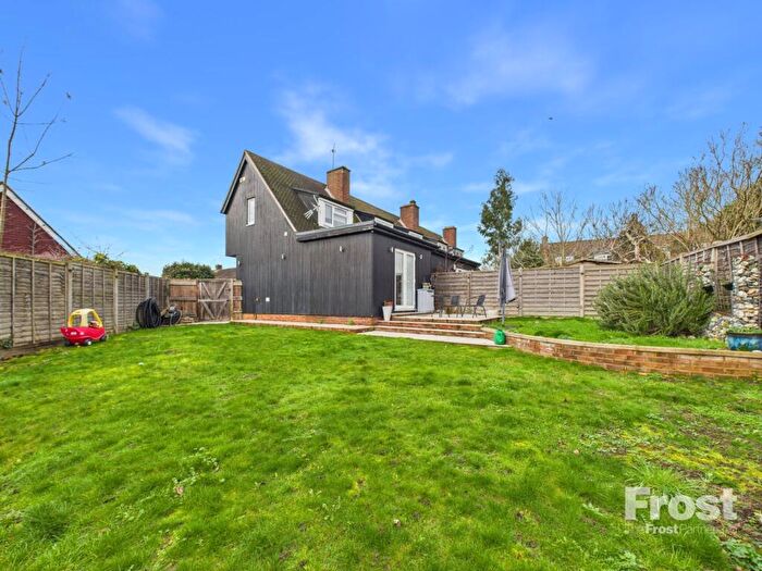 2 Bedroom End Of Terrace House To Rent In Orchardville, Burnham, Slough, Buckinghamshire, SL1