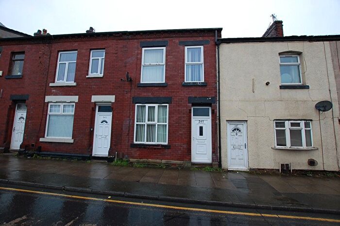 3 Bedroom Terraced House For Sale In Oldham Road, Ashton-Under-Lyne, Greater Manchester, OL7