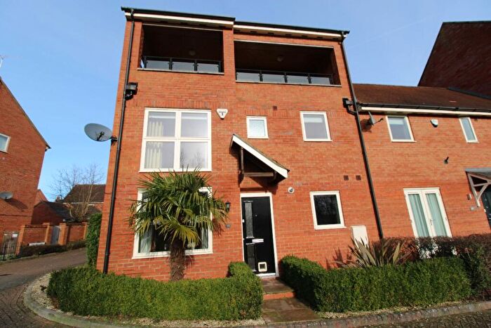 4 Bedroom End Of Terrace House For Sale In Wagstaff Way, Olney, MK46
