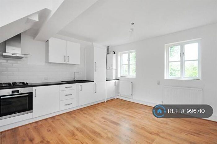 2 Bedroom Flat To Rent In Demesne Road, Wallington, SM6