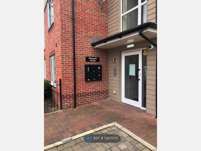2 Bedroom Flat To Rent In Marigold House, Rugby, CV21