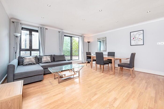 2 Bedroom Flat To Rent In Huntsmore House, Pembroke Road, W8