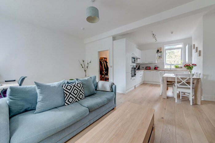 1 Bedroom Flat For Sale In Melbourne Grove, London, SE22