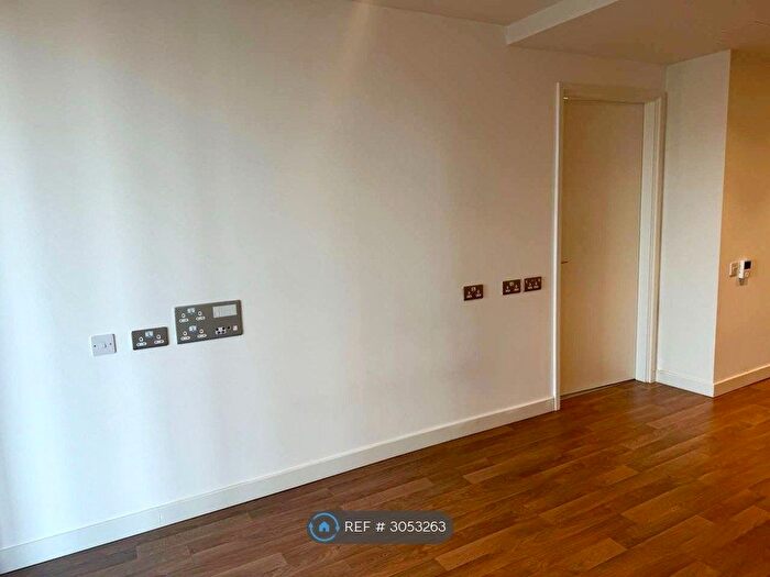 1 Bedroom Flat To Rent In Damac South Tower, London, SW8