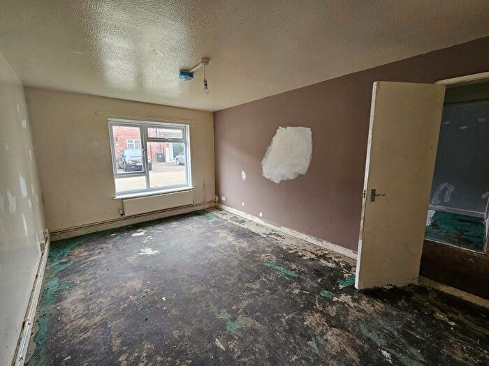 1 Bedroom Flat For Sale In Hollands Walk, Basildon, Essex, SS16