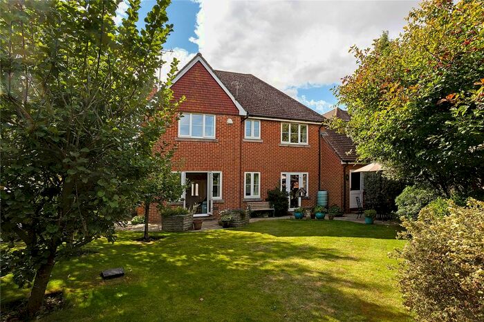 4 Bedroom Detached House For Sale In Fiveways Close, Baydon, Marlborough, SN8