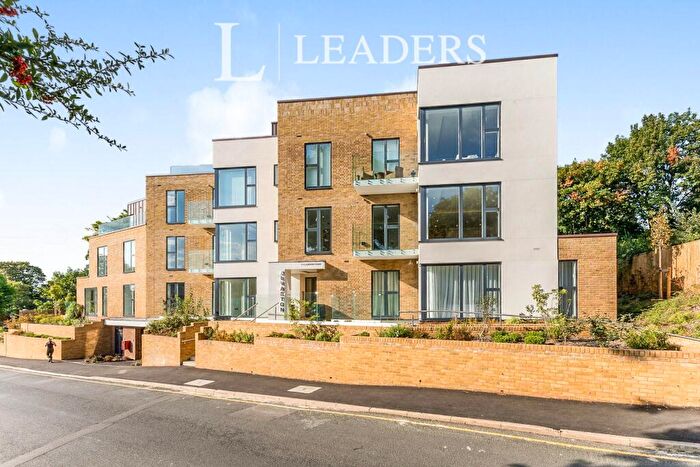 2 Bedroom Apartment To Rent In Clandon Road, Guildford, GU1