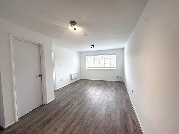 1 Bedroom Flat To Rent In Western Way, Sandy, SG19