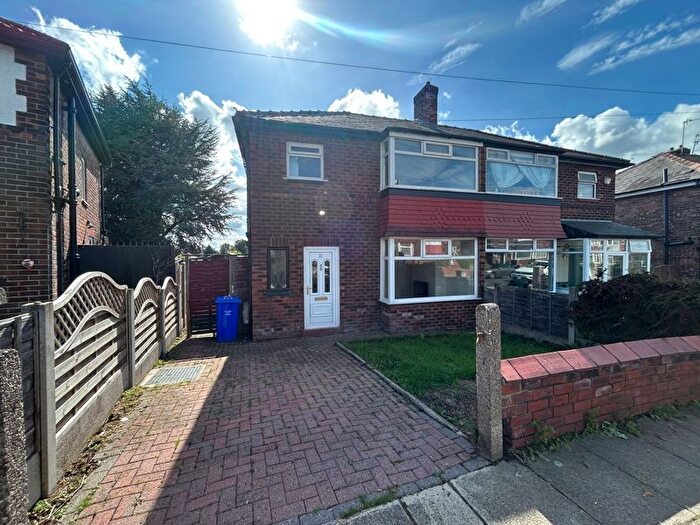 3 Bedroom Property To Rent In Russell Road, Salford, M6