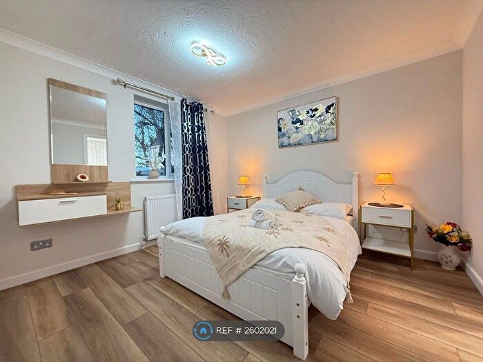 1 Bedroom Flat To Rent In Kestrel House, Farnham, GU9
