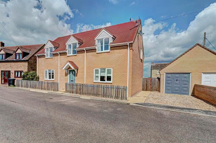 3 Bedroom Detached House For Sale In The Hythe, Littleport, CB6