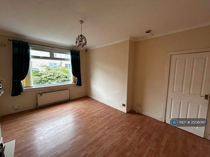 2 Bedroom Flat To Rent In Watling Avenue, Falkirk, FK1
