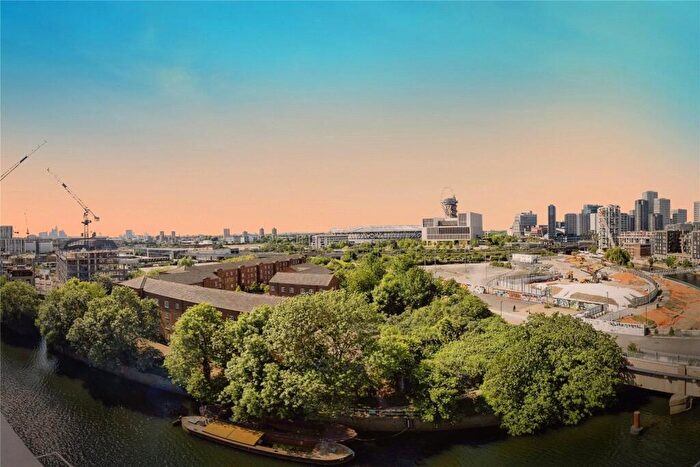 2 Bedroom Maisonette For Sale In River Heights, High Street, London, E15