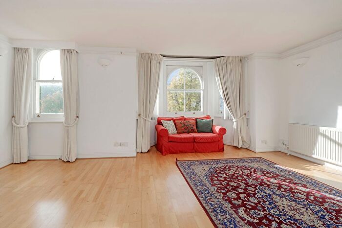 2 Bedroom Flat To Rent In Colville Gardens, W11
