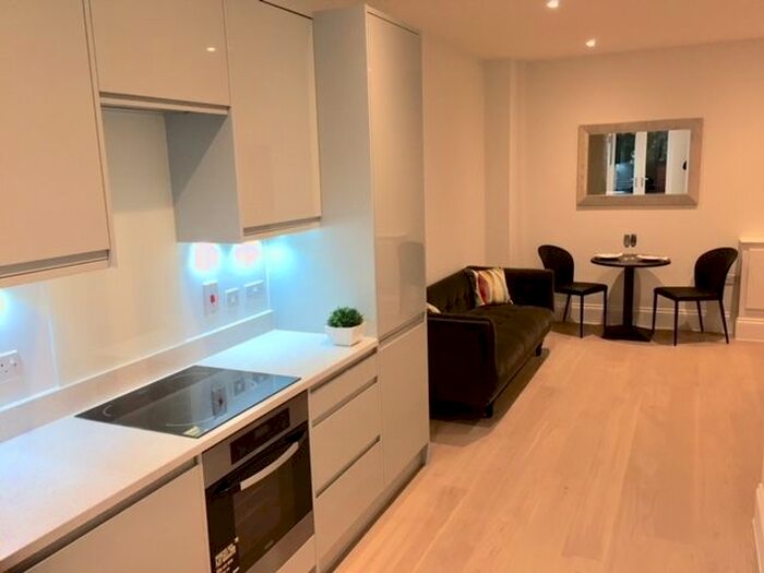 1 Bedroom Flat To Rent In Bath Road, Maidenhead, SL6