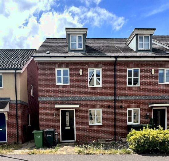 3 Bedroom Town House To Rent In New Costessey, Norwich, NR5