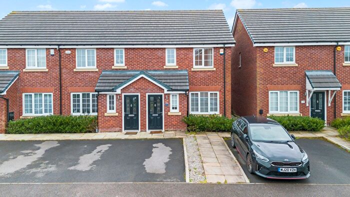 3 Bedroom End Terrace House For Sale In South Meadow Close, Lowton, WA3